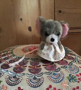 Vintage 1977 Russ graue Maus im Blumenkleid Stofftier Plüschtier Kuscheltier 4,5 Zoll - Bild 1 von 11