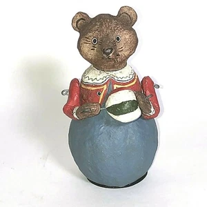 Arte popular americano: coleccionables POLIWOGGS (estatuilla de oso y pelota) usados - Imagen 1 de 10