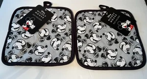 2er Set - Disney Mickey Mouse Topflappen Neu mit Etikett schwarz grau weiß Cartoon Skizze - Bild 1 von 5