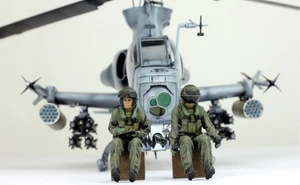 PreOrder Set 2 ProPainted 1:35 AH-1Z Viper Helicopter Pilots (figures only) - Picture 1 of 15