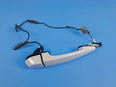 06-11 BMW E90 E91 E92 325I 328I 330I 335I ПЕРЕДНЯЯ ПРАВАЯ ДВЕРНАЯ РУЧКА АЛЬПИЙСКИЙ БЕЛЫЙ - Изображение 1 из 4