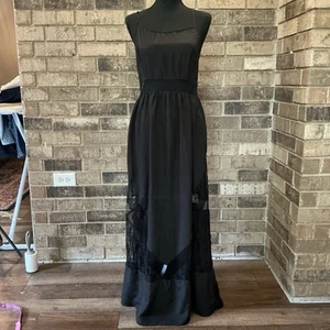 Gr. M - Gianni Bini schwarzes Satin Maxi Schlupfkleid durchsichtige Spitzenakzente - Bild 1 von 7
