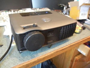 DELL 2400MP DLP Front projector in carrying case with remote and more - Picture 1 of 13