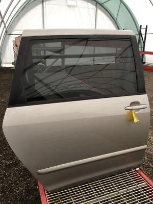 07 TOYOTA SIENNA Rear Door - Image 1 of 4