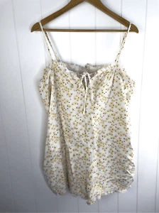 Mameluco UO Urban Outfitters Ditsy Estampado Floral Corbata Frontal Flecos Blanco Amarillo L - Imagen 1 de 10