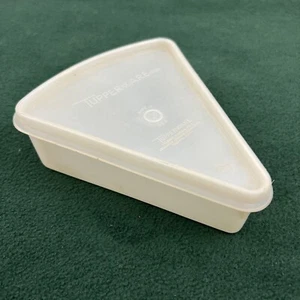 Tupperware Pie Slice Keeper #269 Shear Color - Picture 1 of 7