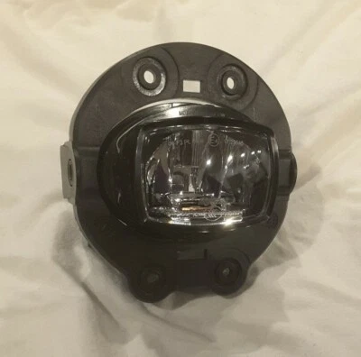 New OEM 2019-2021 Jeep CHEROKEE RT or LT LED fog light 68410368AB - Image 1 of 4