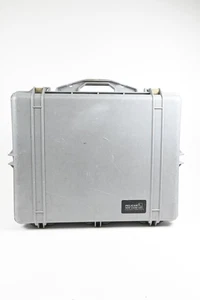 Pelican 1600 Hard Case, Interior 21.43 x 16.5 x 7.87" #718 - Picture 1 of 6