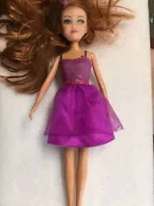 Bambola Sparkle Girlz capelli rossi con vena viola abito 170340-001 - Foto 1 di 6