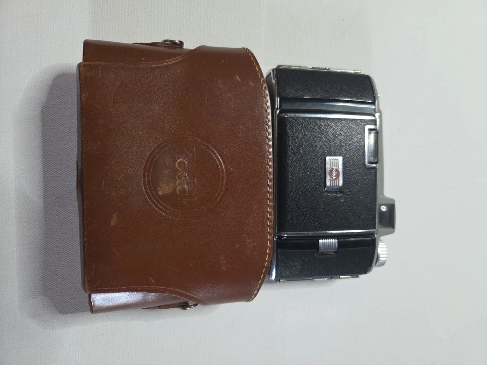 Cámara turística Kodak Anaston 105 mm con estuche de campo de lujo vintage hecha en EE. UU. Foto 1 de 4