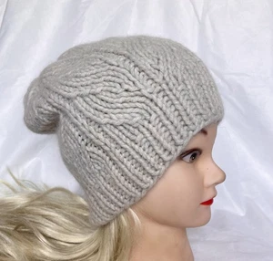 Damen Mütze weich Beanie handgestrickt 100 % Wolle beige Farbe warm Baskenmütze Winter Geschenk - Bild 1 von 6