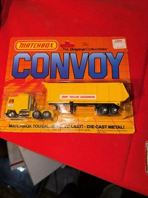 Matchbox CY20 TAYLOR WOODROW Kenworth C.O.E Tipper Convoy Truck Yellow - NIP - Image 1 of 2