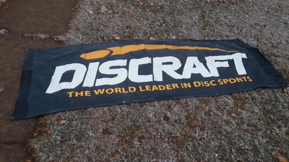 Banner de 8 pies X 35 pulgadas, Discraft. Usado. Pareja pequeñas lágrimas pero en general buen artículo. Foto 1 de 4