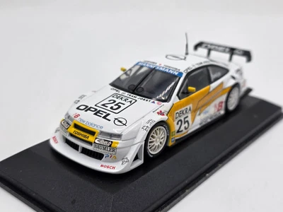 1/43 1996 Opel Calibra - DTM/ITC - Masanori Sekiya - Minichamps | Model Car - Image 1 of 4