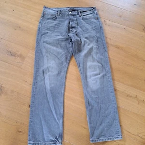 WEEKDAY SPACE, Herrenjeans grau, sehr gut,Gr. 33/32, Comfort Fit- fällt größer a - Bild 1 von 5