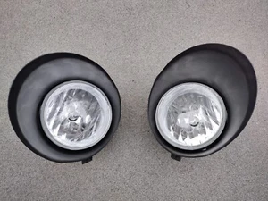 07-13 Toyota Tundra. New aftermarket halogen foglamp set, left + right (WJ30-032 - Picture 1 of 5
