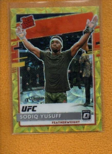 Sodiq Yusuff 2021 Chronicles UFC Optic Rated Rookie Asia Gold Prizm RC #215/8 - Foto 1 di 2