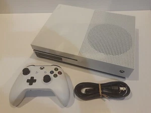 Microsoft Xbox One S 500GB Video Game Console White Model 1681 barely used - Picture 1 of 1