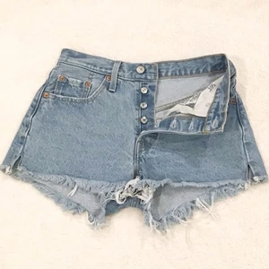 Levi's 501 W25 (US 0/1) Denim Premium Women’s Shorts High Rise Light Wash - Picture 1 of 12