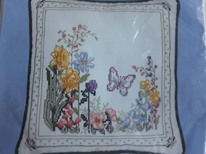 Needlecraft Society Wild Flower X-Stitch 12" Pillow Cotton Blend Kit NEW - Picture 1 of 6