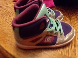 *TODDLER GIRL DC SNEAKERS SIZE 9 810 - Imagen 1 de 4