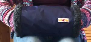 Handmuff Handschutz Kälteschutz warme Hände im Rollstuhl schwarz - Bild 1 von 3