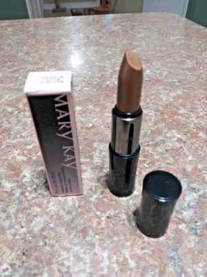 MARY KAY CREME LIPSTICK~GOLDEN~014349~DISCONTINUED~FULL SIZE~NIB! - Image 1 of 2