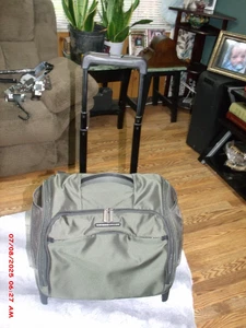 Briggs and Riley Rolling cabin carryon bag 16 x 14 transcend TCU 115-8 - Picture 1 of 7