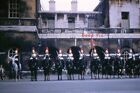 #SL55- b Ancienne photo diapositive 35 mm - Londres changement de cheval - Kodachrome rouge 1956