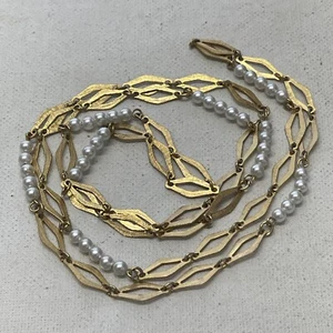 Vintage Faux Pearl Gold Tone Diamond Shaped Link Chain Station Necklace 34" - Picture 1 of 5