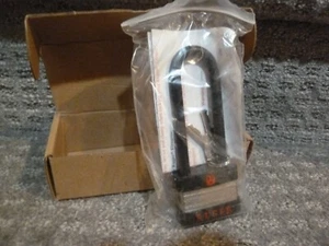 RUGER GENUINE FACTORY GUN TRIGGER LOCK with 2 KEYS BRAND NEW - Picture 1 of 3