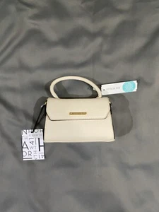 41 Weißdorn Damen Reißverschluss Kunstleder Kimberly Tasche Beige Neu mit Etikett und Tasche - Bild 1 von 10