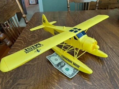 Unassembled 1/24 Scale Dehavilland Beaver Floatplane Model Canadian Mist - Image 1 of 4
