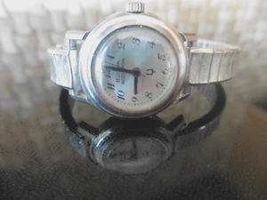 CORRECTED - VINTAGE LADIES BUL0VA ACCUTRON WATCH - FOR REPAIR OR PARTS - Picture 1 of 4