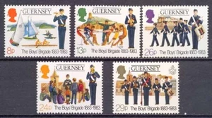 Guernsey 1982 Yvert #262/66 Brigate Giovanili Centenario MNH-VF - Foto 1 di 1