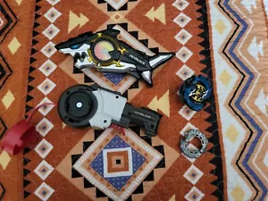 Beyblade Burst Turbo Forneus F4 riptide fionda senza cavo strappo lanciatore extra - Foto 1 di 5