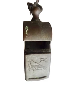 pOLICE MILITARY ESCARGOT WHISTLE ARKAY ᴙK BIRD LOGO CHAIN HOOK ANTIQUE neocurio - Picture 1 of 10