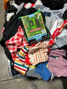 New 100  Amazon - Target Brands KIDS - BABY Clothing  Wholesale Pallet Lot NEW - Picture 1 of 8