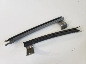 2015 Nissan Altima right front door glass guide bracket - Picture 1 of 2