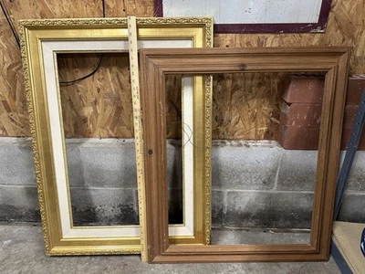 Dos marcos cóncavos de madera tallada ornamentados de colección, raros Foto 1 de 2