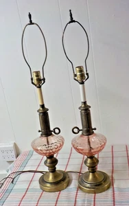VINTAGE PAAR GLAS ROSA MÜNZPUNKT LAMPE MESSINGSOCKEL - Bild 1 von 10