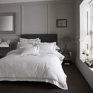 Copripiumino Ricamato Collezione Hotel Trapuntino Set Letto Matrimoniale Bianco Grigio - Foto 1 di 3