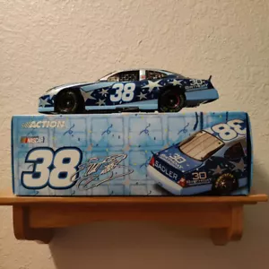 Elliott Sadler #38 30th Birthday 2005 Ford Taurus Action 1:24 Scale Stock Car - Picture 1 of 3