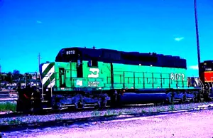DIAPOSITIVA ORIGINAL KODACHROME BURLINGTON NORTH SD40-2 #8072 LOUVIERS, CO 22/08/99 - Imagen 1 de 1