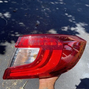 2018-2020 HONDA ACCORD REAR RIGHT PASSENGER SIDE OUTER TAIL LIGHT BRAKE LAMP OEM - Picture 1 of 4