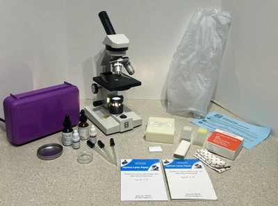 Microscopio compuesto monocular National Optical Modelo 131 4x, 10x, 40x bombilla Foto 1 de 4