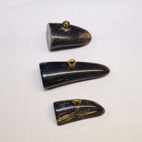 1 x Horn Button Toggle Duffle Coat Jacket Plastic Resin Craft - Image 1 of 1