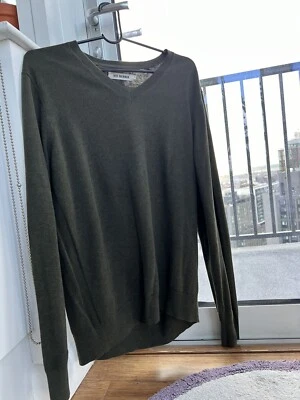 Suéter Ben Sherman Verde Bosque 100% Lana Merino Cuello en V Talla Mediana Foto 1 de 4