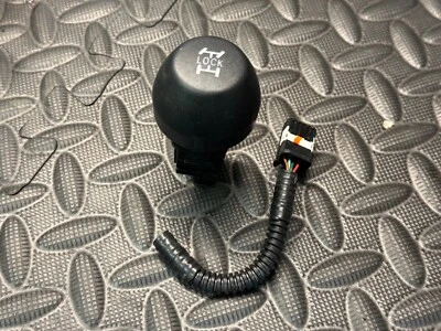 06-12 Toyota 4x4 4WD Rav4 Center Differential Diff Lock Switch Control 2006-2012 - Image 1 of 4