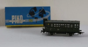 Piko DR Personenwagen grün - DDR - H0 in OVP - Bild 1 von 4